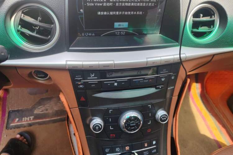 Used Luxgen Great 7 SUV 2011 2.2T Four-Wheel Drive ZhiZun Version Audio And AC Panel