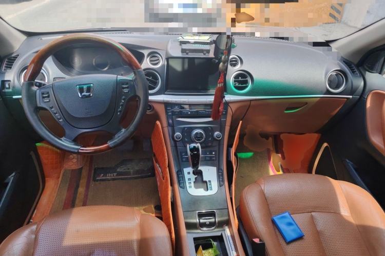Used Luxgen Great 7 SUV 2011 2.2T Four-Wheel Drive ZhiZun Version Center Console