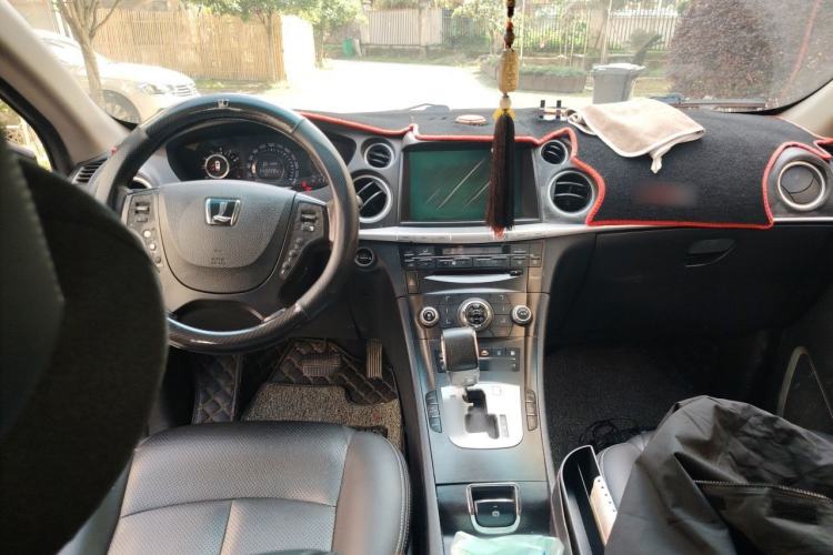 Used Luxgen Great 7 SUV 2011 2.2T Four-Wheel-Drive Flagship Edition Center Console