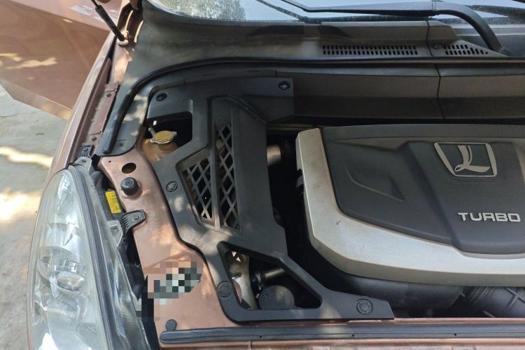 Used Luxgen Great 7 SUV 2011 2.2T Four-Wheel-Drive Flagship Edition Engine Bay Right