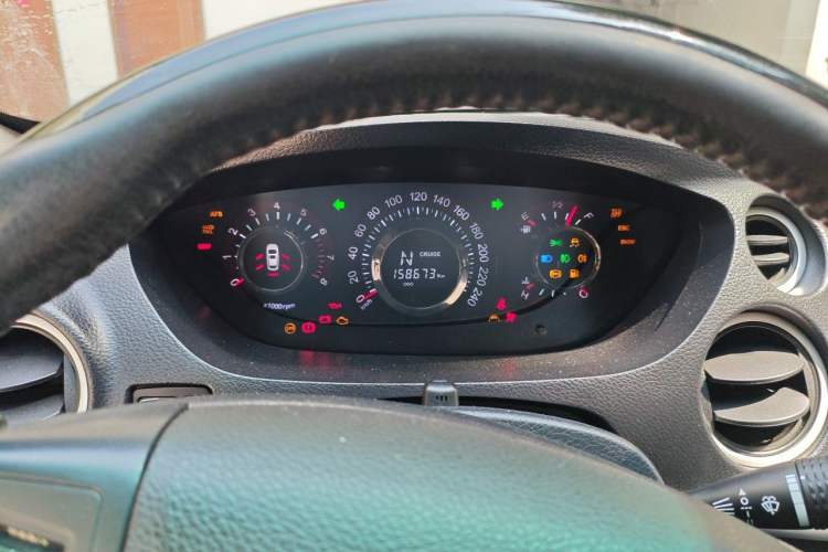 Used Luxgen Great 7 SUV 2011 2.2T Four-Wheel-Drive Flagship Edition Instrument Cluster