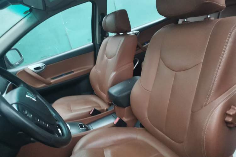 Used Luxgen Great 7 SUV 2011 2.2T Four-Wheel Drive ZhiZun Version Left Front Seat