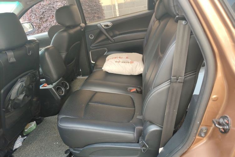 Used Luxgen Great 7 SUV 2011 2.2T Four-Wheel-Drive Flagship Edition Left Rear Seat