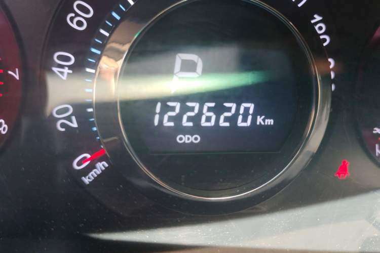 Used Luxgen Great 7 SUV 2011 2.2T Four-Wheel Drive ZhiZun Version Odometer Close Up