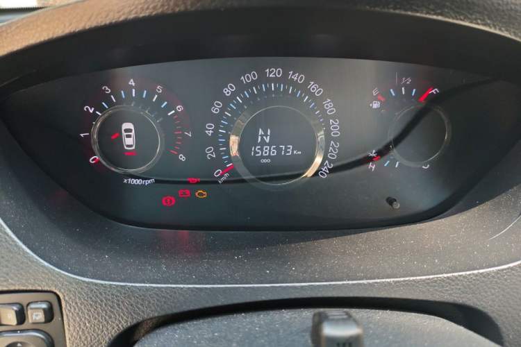 Used Luxgen Great 7 SUV 2011 2.2T Four-Wheel-Drive Flagship Edition Odometer Close Up