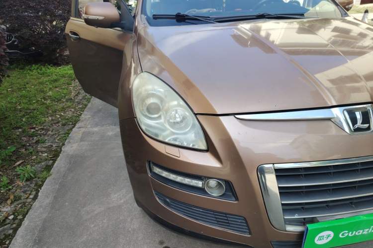 Used Luxgen Great 7 SUV 2011 2.2T Four-Wheel-Drive Flagship Edition Right Front Headlight