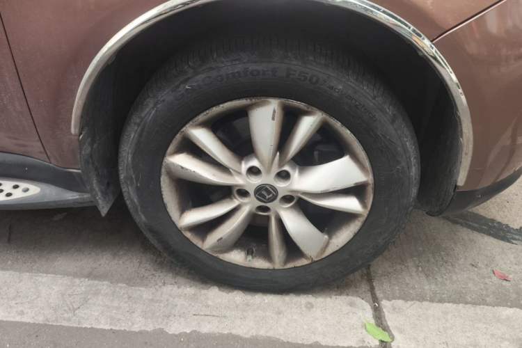 Used Luxgen Great 7 SUV 2011 2.2T Two-Wheel Drive Smart Version Right Front Wheel Hub