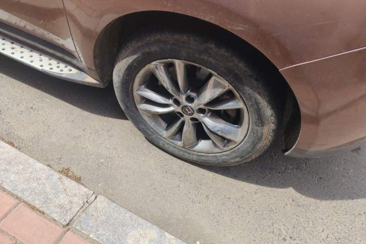 Used Luxgen Great 7 SUV 2011 2.2T Four-Wheel Drive ZhiZun Version Right Front Wheel Hub