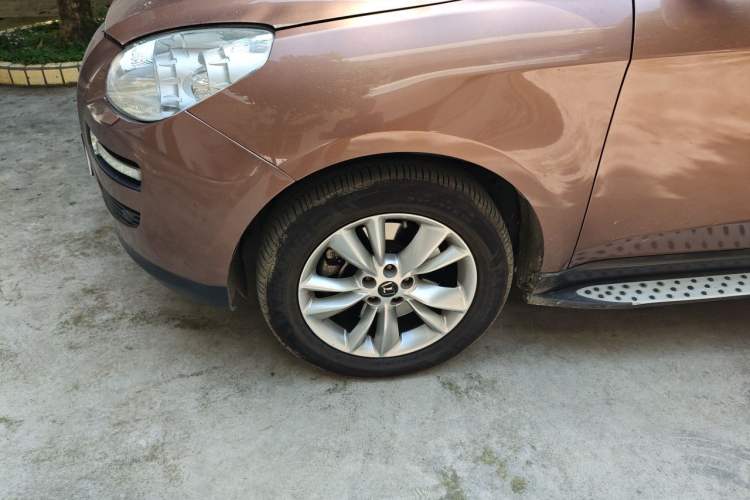 Used Luxgen Great 7 SUV 2011 2.2T Four-Wheel-Drive Flagship Edition Right Front Wheel Hub