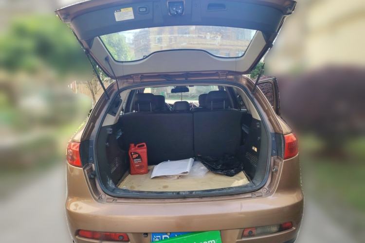 Used Luxgen Great 7 SUV 2011 2.2T Four-Wheel-Drive Flagship Edition Trunk