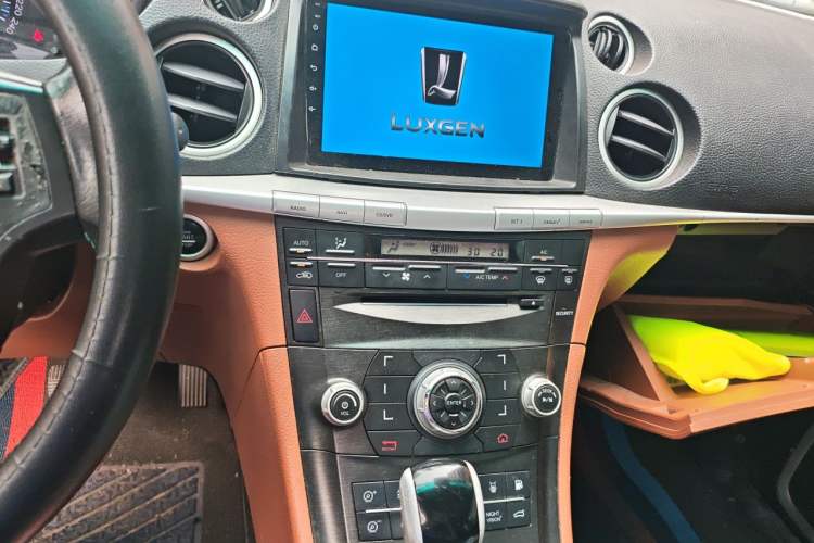 Used Luxgen Great 7 SUV 2012 Limited-Edition Sharp Model 2.2T Two-Wheel Drive Smart Version Audio And AC Panel