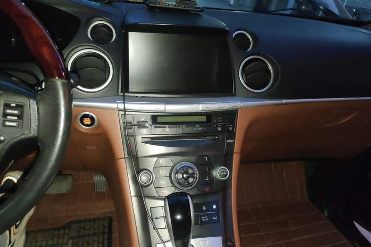 Used Luxgen Great 7 SUV 2012 Limited-Edition Sharp Edition 2.2T All-Wheel-Drive Prestige Model Audio And AC Panel