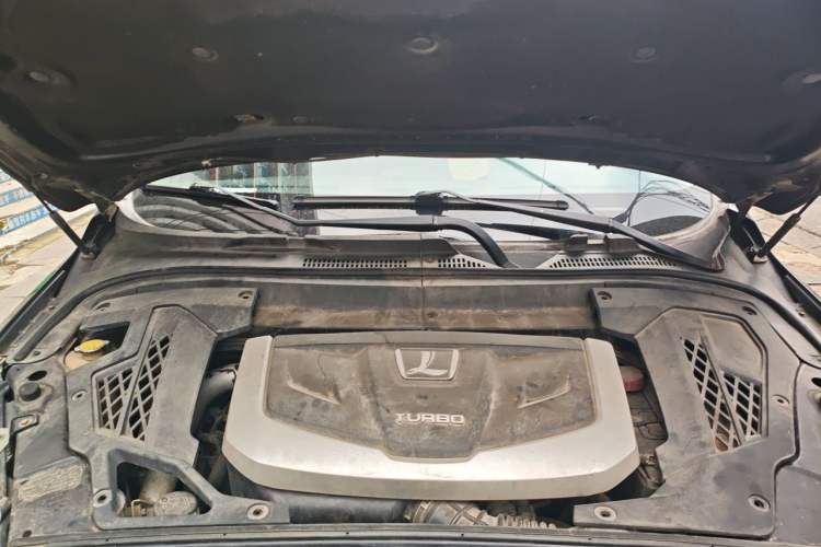 Used Luxgen Great 7 SUV 2012 Limited-Edition Sharp Model 2.2T Two-Wheel Drive Smart Version Engine Bay