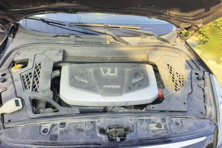 Used Luxgen Great 7 SUV 2012 Limited-Edition Sharp Model 2.2T Two-Wheel Drive Smart Version Engine Bay