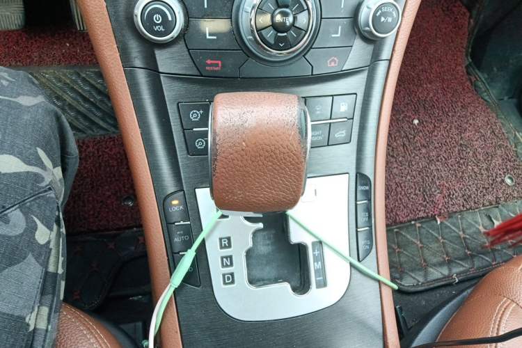 Used Luxgen Great 7 SUV 2012 Limited-Edition Sharp Edition 2.2T Four-Wheel-Drive Flagship Model Gear Lever
