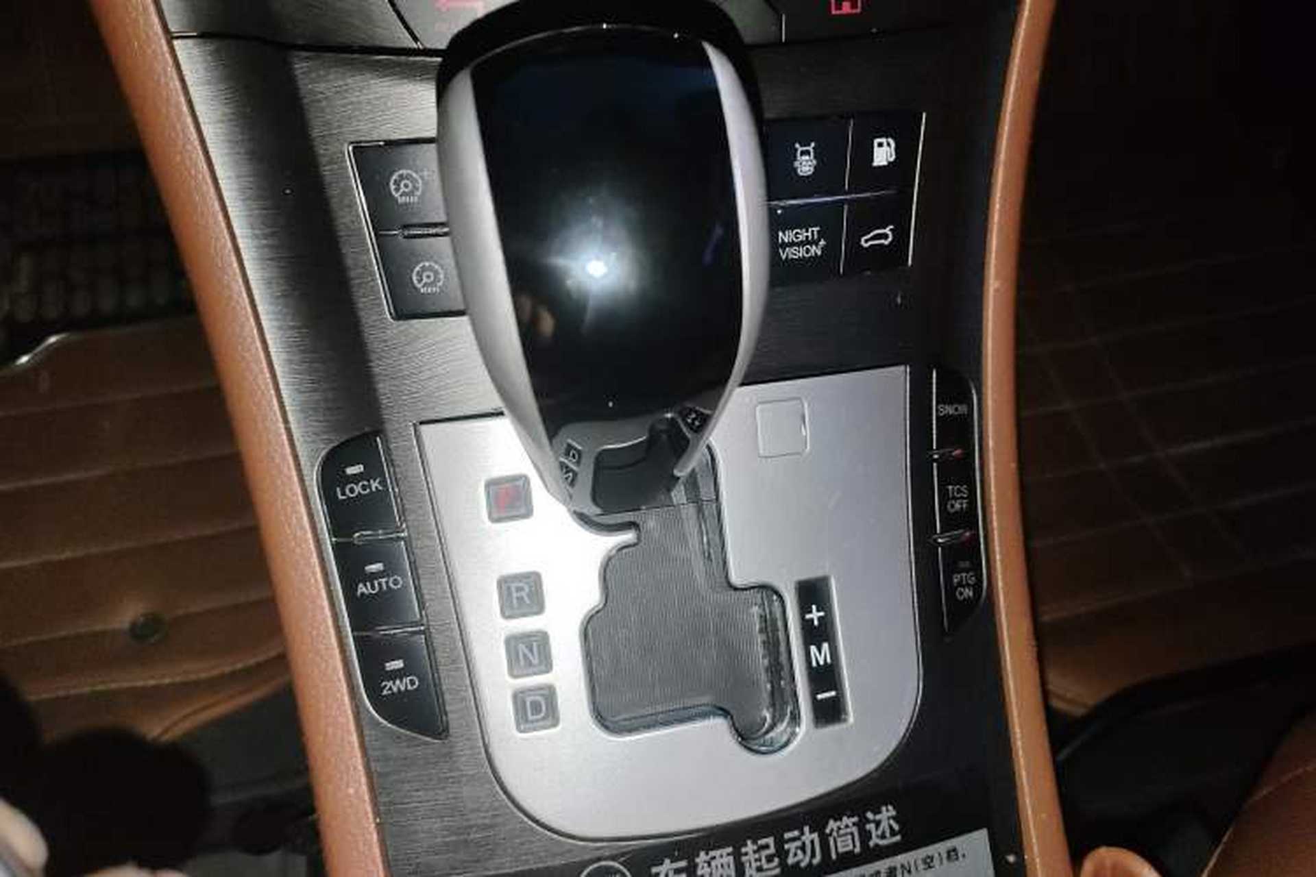 Used Luxgen Great 7 SUV 2012 Limited-Edition Sharp Edition 2.2T All-Wheel-Drive Prestige Model Gear Lever