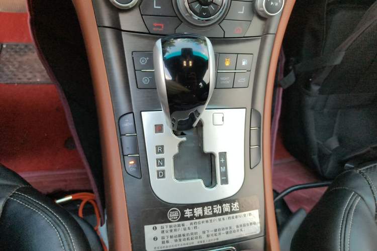 Used Luxgen Great 7 SUV 2012 Limited-Edition Sharp Edition 2.2T All-Wheel-Drive Prestige Model Gear Lever