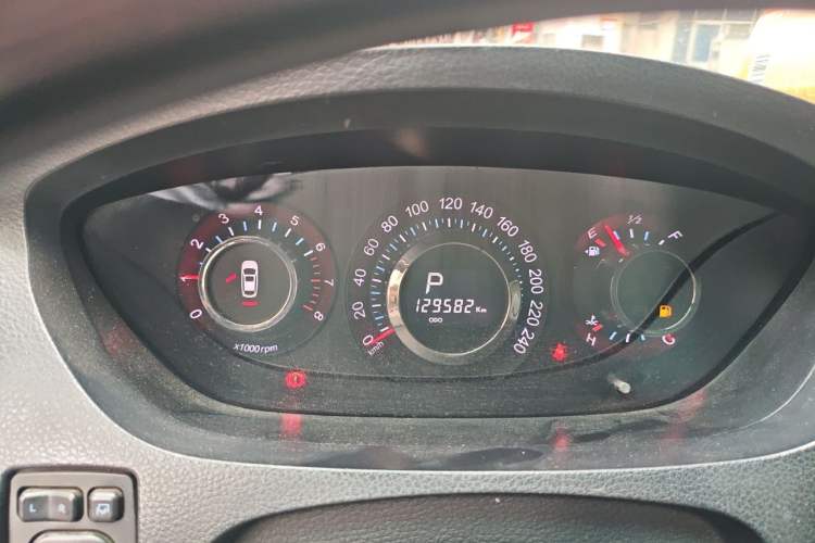 Used Luxgen Great 7 SUV 2012 Limited-Edition Sharp Model 2.2T Two-Wheel Drive Smart Version Instrument Cluster