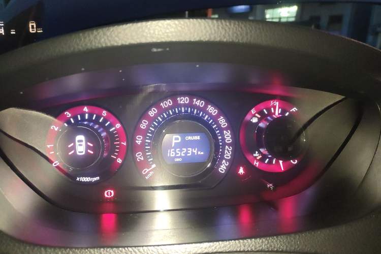 Used Luxgen Great 7 SUV 2012 Limited-Edition Sharp Edition 2.2T All-Wheel-Drive Prestige Model Instrument Cluster