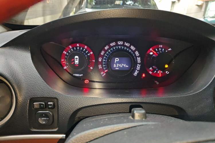 Used Luxgen Great 7 SUV 2012 Limited-Edition Sharp Edition 2.2T All-Wheel-Drive Prestige Model Instrument Cluster