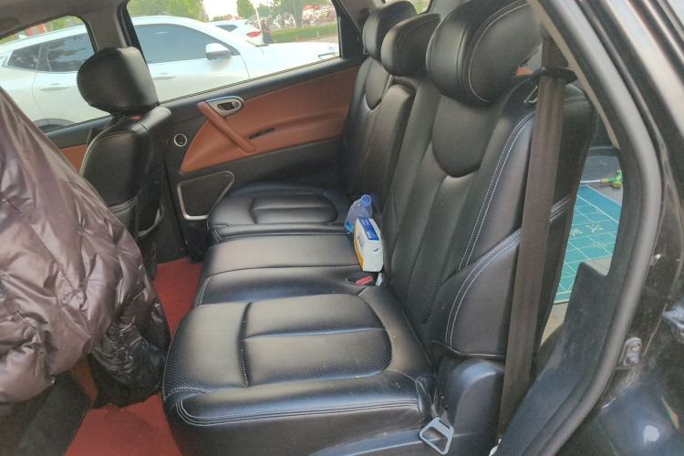 Used Luxgen Great 7 SUV 2012 Limited-Edition Sharp Edition 2.2T All-Wheel-Drive Prestige Model Left Rear Seat