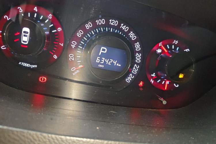 Used Luxgen Great 7 SUV 2012 Limited-Edition Sharp Edition 2.2T All-Wheel-Drive Prestige Model Odometer Close Up