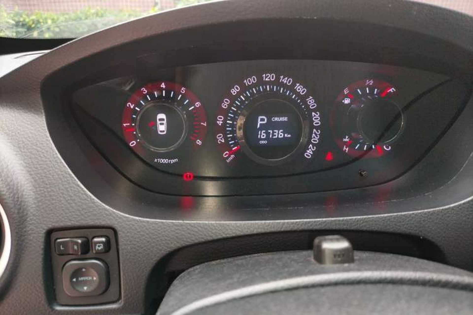 Used Luxgen Great 7 SUV 2012 Limited-Edition Sharp Model 2.2T Two-Wheel Drive Smart Version Odometer Close Up
