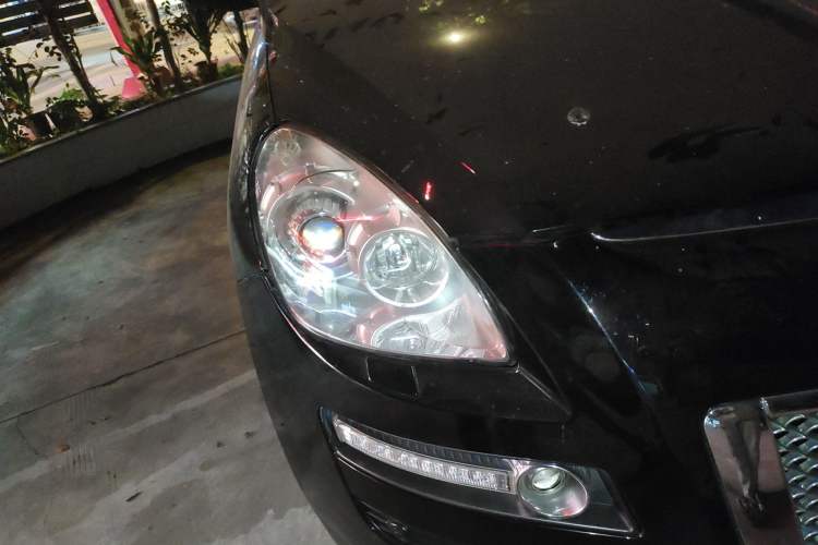 Used Luxgen Great 7 SUV 2012 Limited-Edition Sharp Edition 2.2T All-Wheel-Drive Prestige Model Right Front Headlight