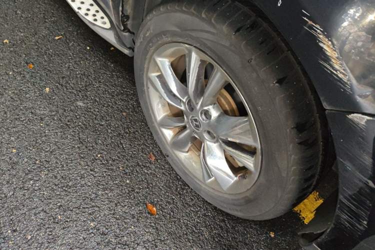 Used Luxgen Great 7 SUV 2012 Limited-Edition Sharp Edition 2.2T All-Wheel-Drive Prestige Model Right Front Wheel Hub