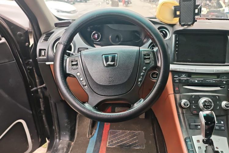 Used Luxgen Great 7 SUV 2012 Limited-Edition Sharp Model 2.2T Two-Wheel Drive Smart Version Steering Wheel