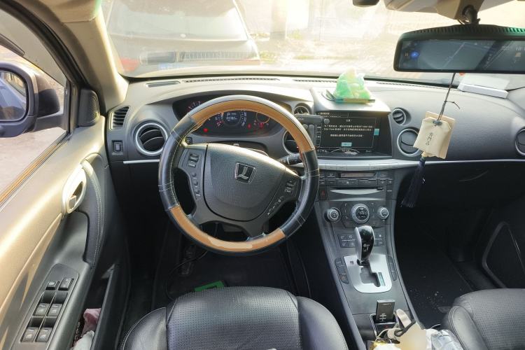 Used Luxgen Great 7 SUV 2012 Limited-Edition Sharp Model 2.2T Two-Wheel Drive Smart Version Steering Wheel