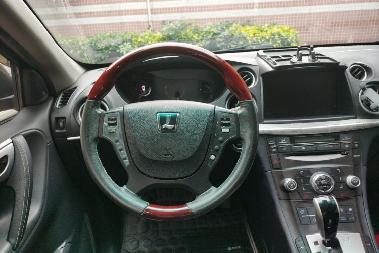 Used Luxgen Great 7 SUV 2012 Limited-Edition Sharp Model 2.2T Two-Wheel Drive Smart Version Steering Wheel