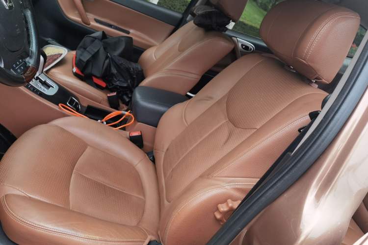 Used Luxgen Great 7 SUV 2012 Limited-Edition Sharp Edition 2.2T All-Wheel-Drive Prestige Model Left Front Seat