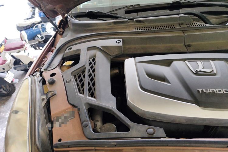 Used Luxgen Great 7 SUV 2012 Limited-Edition Sharp Edition 2.2T Four-Wheel-Drive Flagship Model Engine Bay Right