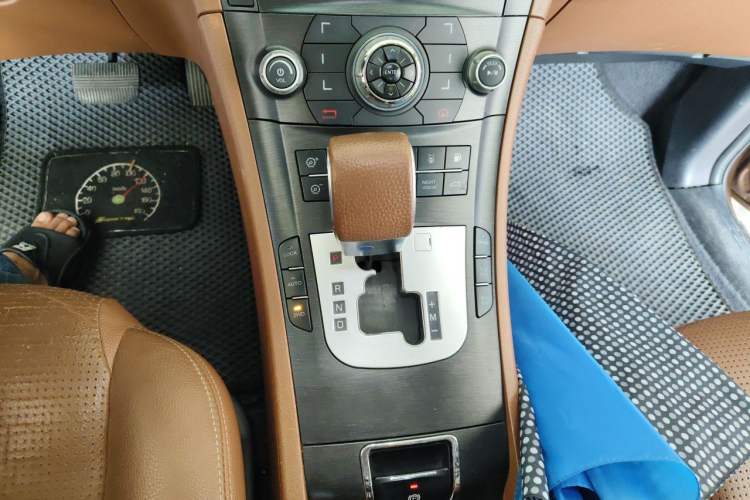 Used Luxgen Great 7 SUV 2012 Limited-Edition Sharp Edition 2.2T Four-Wheel-Drive Flagship Model Gear Lever