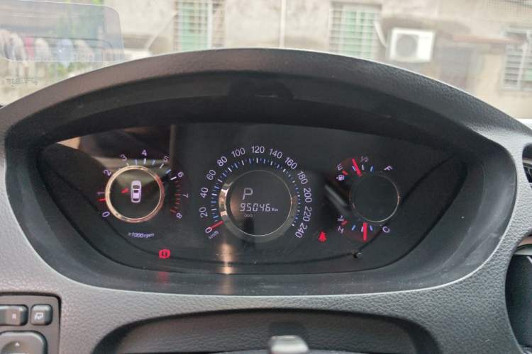 Used Luxgen Great 7 SUV 2012 Limited-Edition Sharp Edition 2.2T All-Wheel-Drive Prestige Model Instrument Cluster