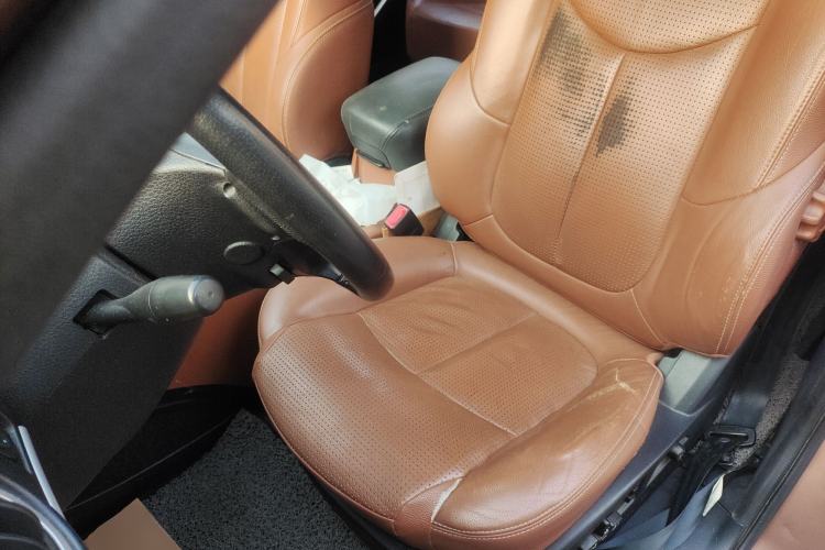 Used Luxgen Great 7 SUV 2012 Limited-Edition Sharp Model 2.2T Two-Wheel Drive Smart Version Left Front Seat