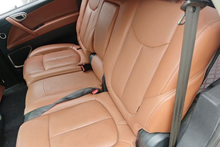 Used Luxgen Great 7 SUV 2012 Limited-Edition Sharp Edition 2.2T All-Wheel-Drive Prestige Model Left Rear Seat