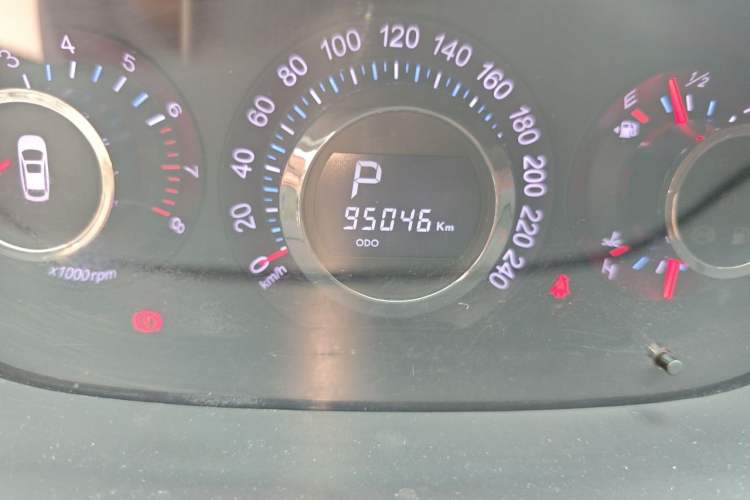 Used Luxgen Great 7 SUV 2012 Limited-Edition Sharp Edition 2.2T All-Wheel-Drive Prestige Model Odometer Close Up