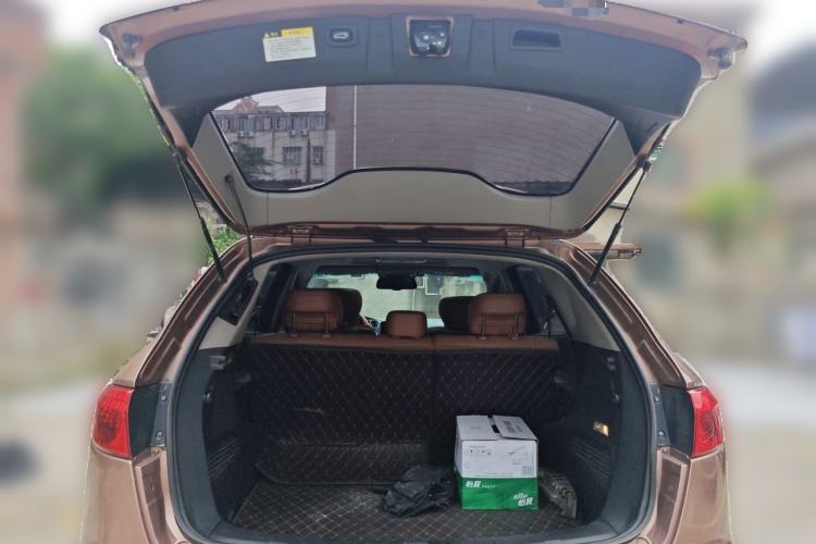 Used Luxgen Great 7 SUV 2012 Limited-Edition Sharp Edition 2.2T All-Wheel-Drive Prestige Model Trunk