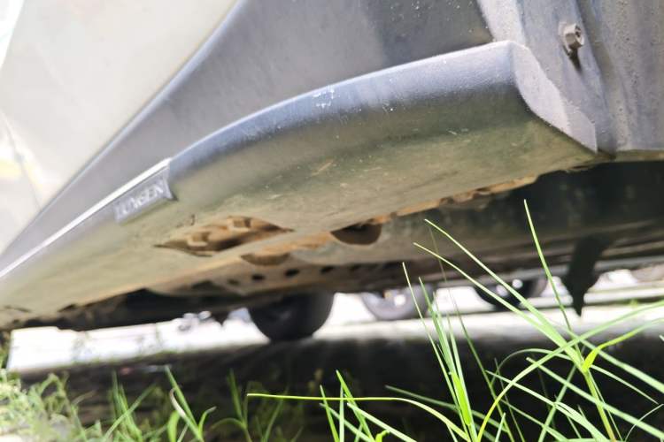 Used Luxgen Great 7 SUV 2012 Limited-Edition Sharp Model 2.2T Two-Wheel Drive Smart Version Chassis Rear Left