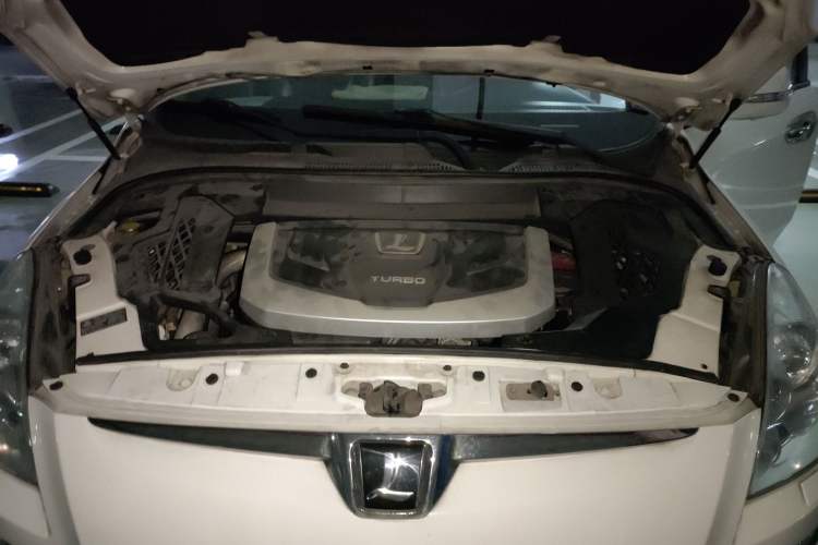Used Luxgen Great 7 SUV 2012 Limited-Edition Sharp Edition 2.2T All-Wheel-Drive Prestige Model Engine Bay
