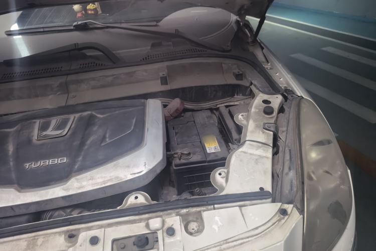 Used Luxgen Great 7 SUV 2012 2.2T Two-Wheel-Drive Flagship Version Engine Bay Left