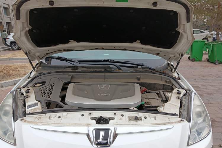 Used Luxgen Great 7 SUV 2012 Limited-Edition Sharp Model 2.2T Two-Wheel Drive Smart Version Engine Bay