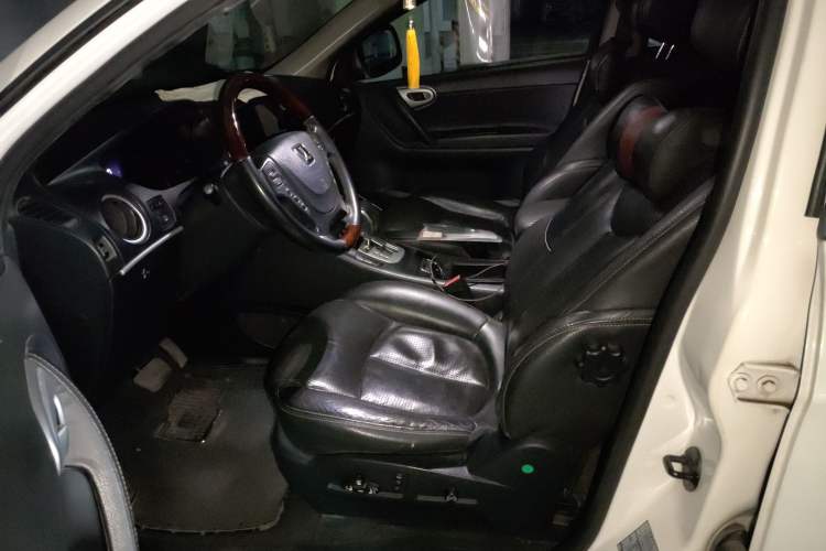 Used Luxgen Great 7 SUV 2012 Limited-Edition Sharp Edition 2.2T All-Wheel-Drive Prestige Model Left Front Seat