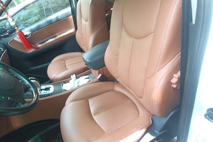 Used Luxgen Great 7 SUV 2012 Limited-Edition Sharp Edition 2.2T All-Wheel-Drive Prestige Model Left Front Seat