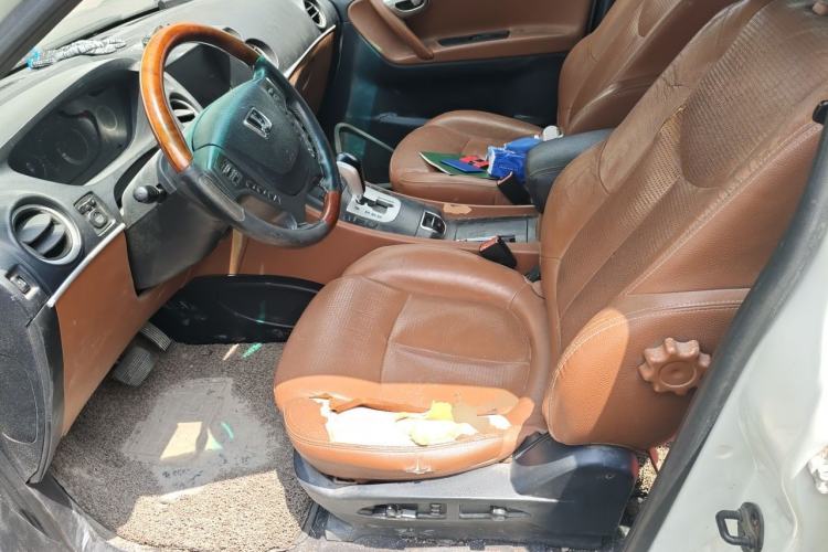 Used Luxgen Great 7 SUV 2012 Limited-Edition Sharp Model 2.2T Two-Wheel Drive Smart Version Left Front Seat