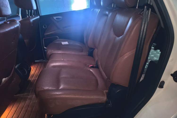 Used Luxgen Great 7 SUV 2012 2.2T Two-Wheel-Drive Flagship Version Left Rear Seat
