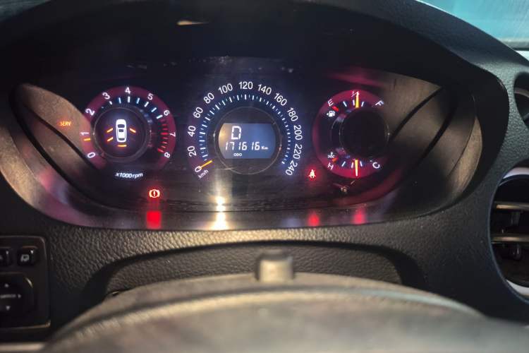 Used Luxgen Great 7 SUV 2012 2.2T Two-Wheel-Drive Flagship Version Odometer Close Up