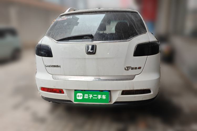 Used Luxgen Great 7 SUV 2012 Limited-Edition Sharp Model 2.2T Two-Wheel Drive Smart Version Rear